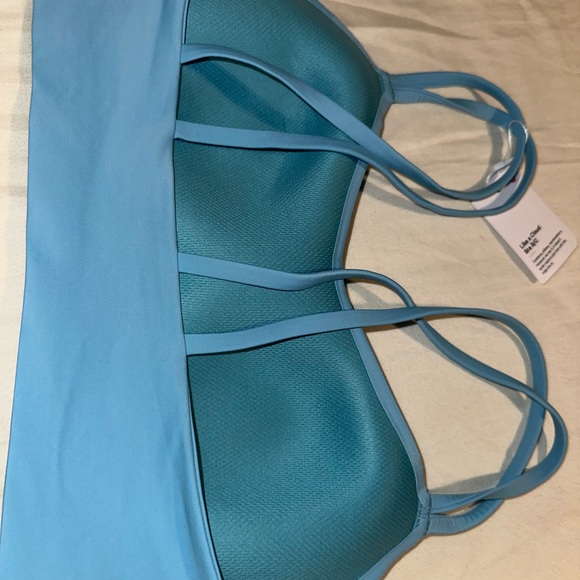 Lululemon Like a Cloud Light Blue Bra (WBLE) size 8 - Picture 2 of 4